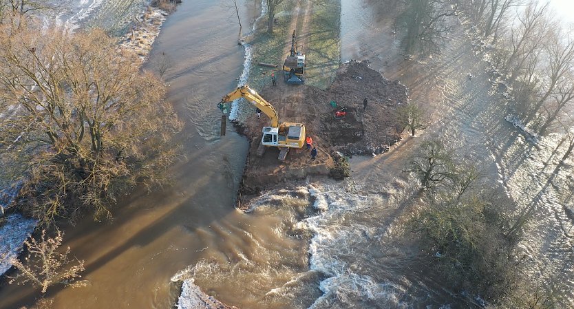  Provisorische Verengung der Deichöffnung (Foto: M.Pollack)