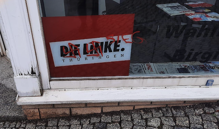 Politische motivierter Vandalismus am Wahlkreisbüro in Bleicherode in der vergangenen Woche (Foto: Kreisverband Die Linke Nordhausen)