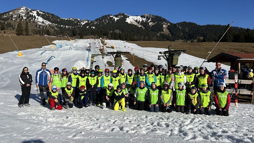 Ab auf die Piste - eine Woche Abenteuer im Schnee erlebten die Gymnasiasten aus Worbis (Foto: Gymnasium Worbis)