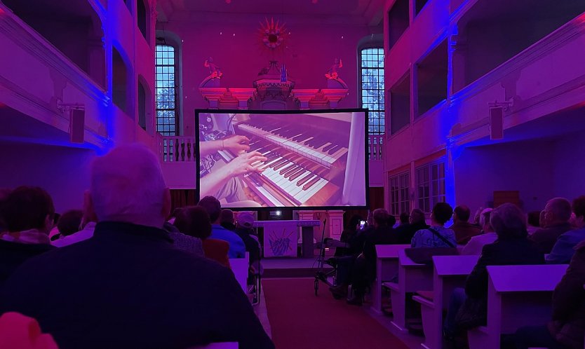 Kirche einmal anders  ein besonders Erlebnis für Fans der Orgelmusik mit Nico Wieditz (Foto: Maik Schröter)