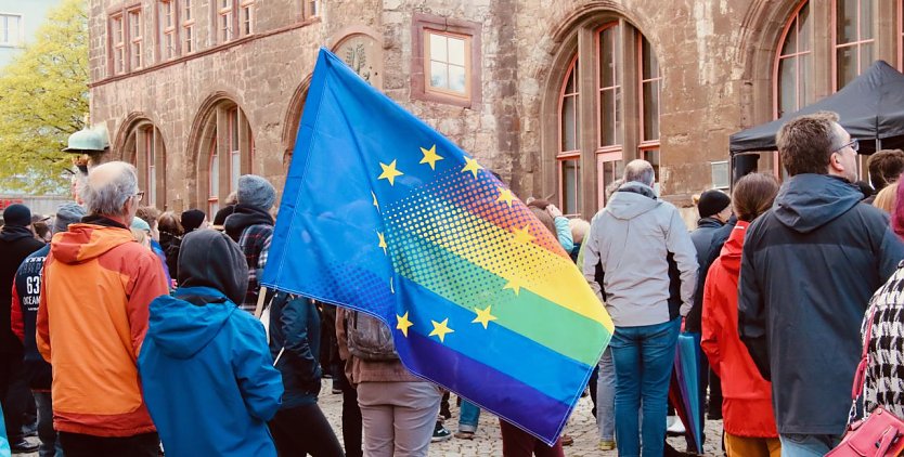 Das Bündnis "Nordhausen zusammen" lud heute wieder zur Demo auf den Rathausplatz (Foto: agl)