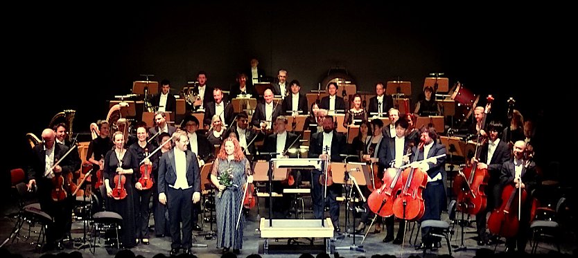 Lang anhaltender Applaus während des 6. Sinfoniekonzerts (Foto: C.Laude)