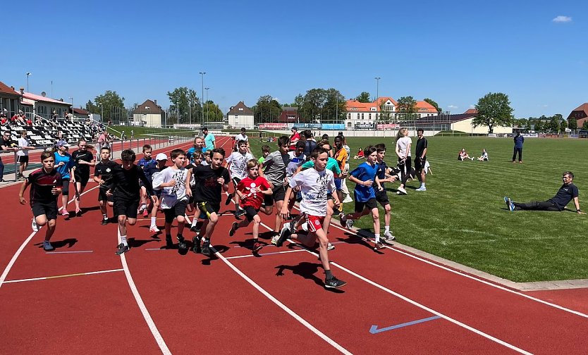 Junge Leichtathleten des Kreises zu ist in Bad Langensalza (Foto: M.Fromm)