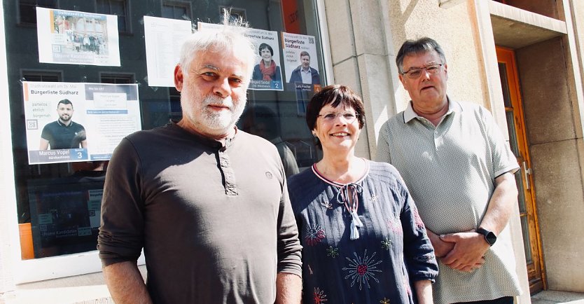 Die Bürgerliste hat viele neue Mitstreiter gefunden, die am Sonntag in Kreistag und Stadtrat einziehen wollen, darunter auch Kai Liebig, Hildegard Seidel und Jürgen Vopel (Foto: agl)