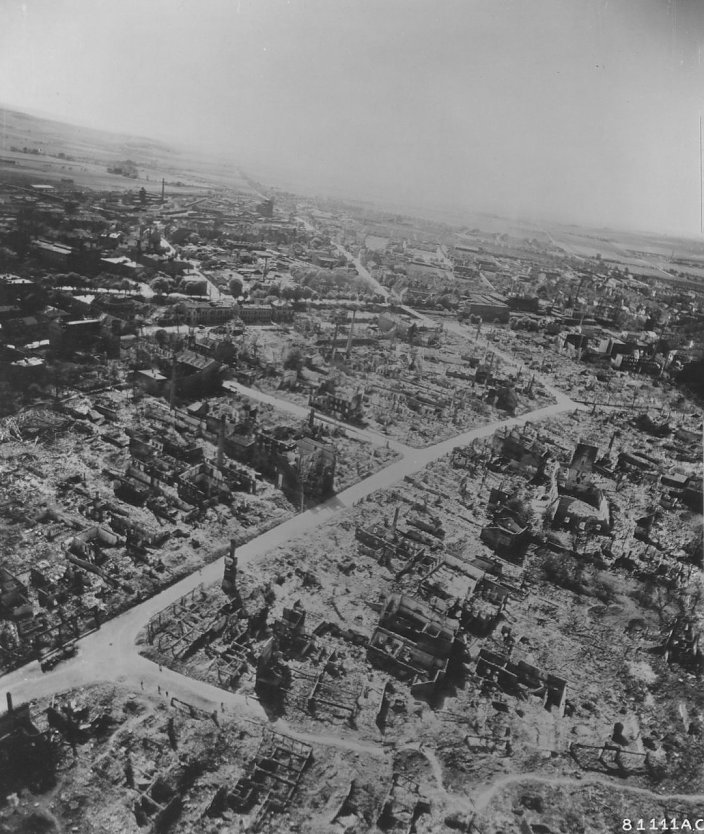  US-Luftbild der Neustadtstraße, Mai 1945  (Foto: National Archives, Washington, Public Domain)