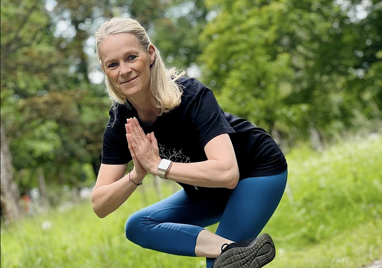 Katrin Hinke lädt zum Freiluft-Yoga (Foto: Sven Tetzel)