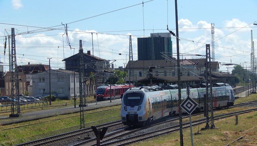 Panne am Nordhäuser Hauptbahnhof - gegen sieben Uhr sprang ein Zug aus dem Gleis (Foto: agl)