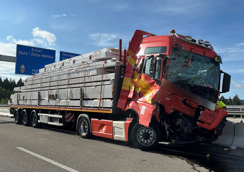 Auffahrunfall auf der A71 heute Vormittag (Foto: Autobahnpolizei)