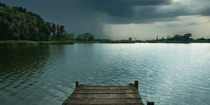 Auf Badewetter folgen am Wochenende von Westen her neue Gewitter (Foto: Shutterstock)