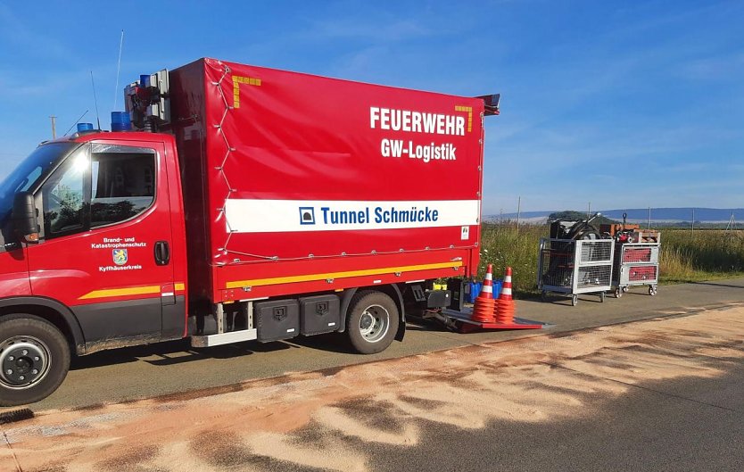 Kraftstoff muss auf der A71 geborgen werden: Vollsperrung! (Foto:  Feuerwehr/Silvio Dietzel)