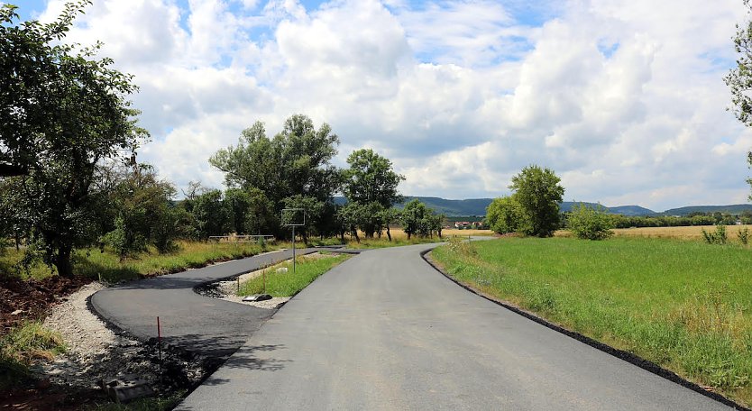 Neuer Radweg führt zum Freibad Hünstein (Foto: Landratsamt)
