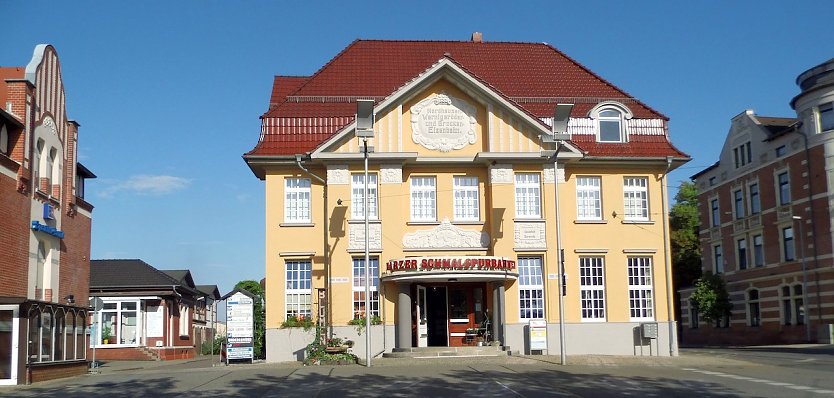 Bahnhofsgebäude Nordhausen Nord mit ehemaliger Post rechts und Köhlerscher Villa links, heute SPARDA Bank 5. Juli 2014 ws (Foto: W.Schwarzbach)