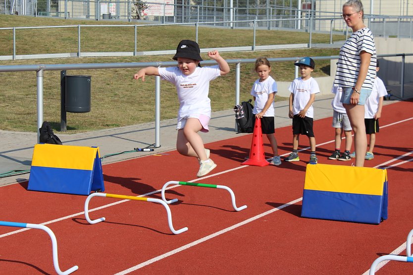 Hindernisparcour im Stadion der Freundschaft beim Sportfest in Bad Langensalza (Foto: Eva Maria Wiegand)