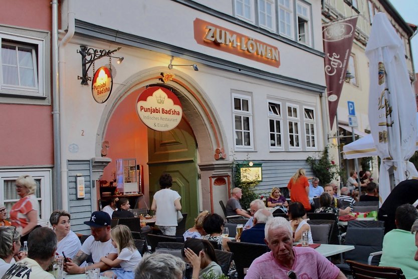 Großartige Stimmung und viele Gäste beim BaLaTon auf dem Kornmarkt in Bad Langensalza (Foto: Eva Maria Wiegand)