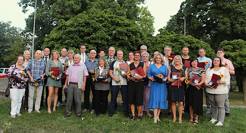 Die Ausgezeichneten im Garten des Huis de Grais (Foto: oas)