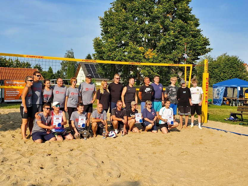 Volleyball kann man in Görsbach seit Kurzem auch im Sand spielen (Foto: Andrea Schröder)