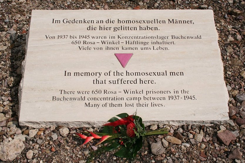 Gedenkstein in der Gedenkstätte Buchenwald für die als homosexuell verfolgten Häftlinge (Foto: ©Katharina Brandt)