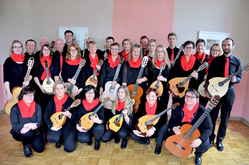 Mitglieder des Zupforchesters Obergebra (Foto: Wieland Gruppe)