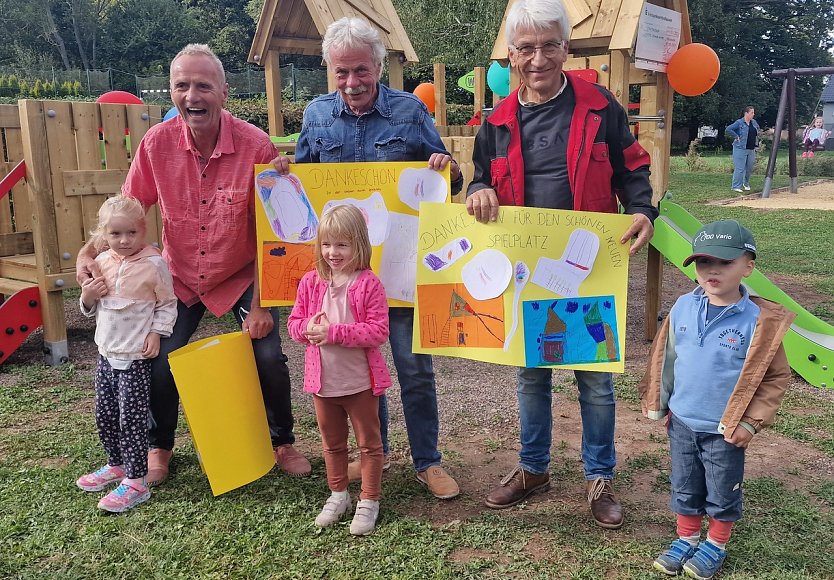 Die "Alten" und die "Jungen" sagte auf diese Weise; DANKE (Foto: nnz)