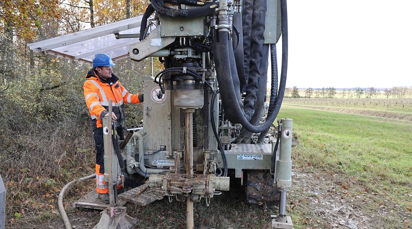 Das Bohrgerät im Einsatz in einer anderen Region (Foto: Knauf)