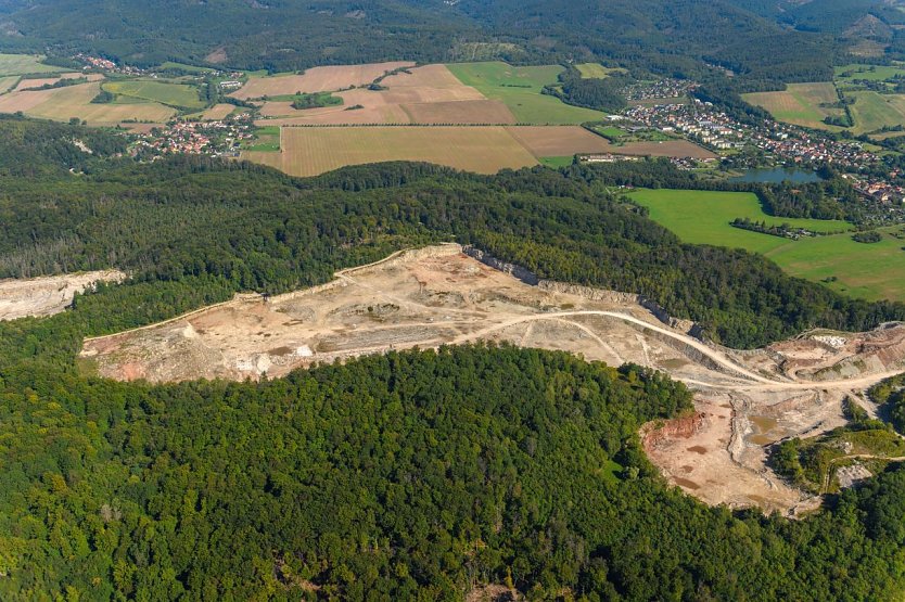 Zerstörte Landschaft des Alten Stolbergs bei Stempeda und Uftrungen - wollen wir diesen Naturverlust auch in Sachsen-Anhalt fortsetzen?  (Foto: BUND/Stephan Röhl)