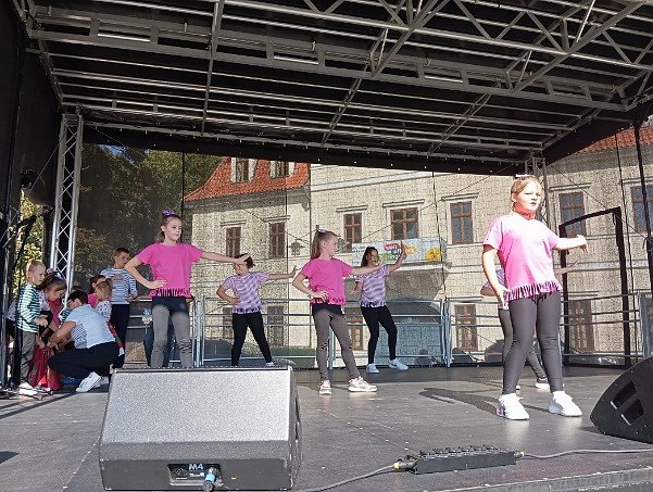 Tanzgruppe Barbariski beim Kinderfestival in Sondershausen (Foto: Karla Kreyer)