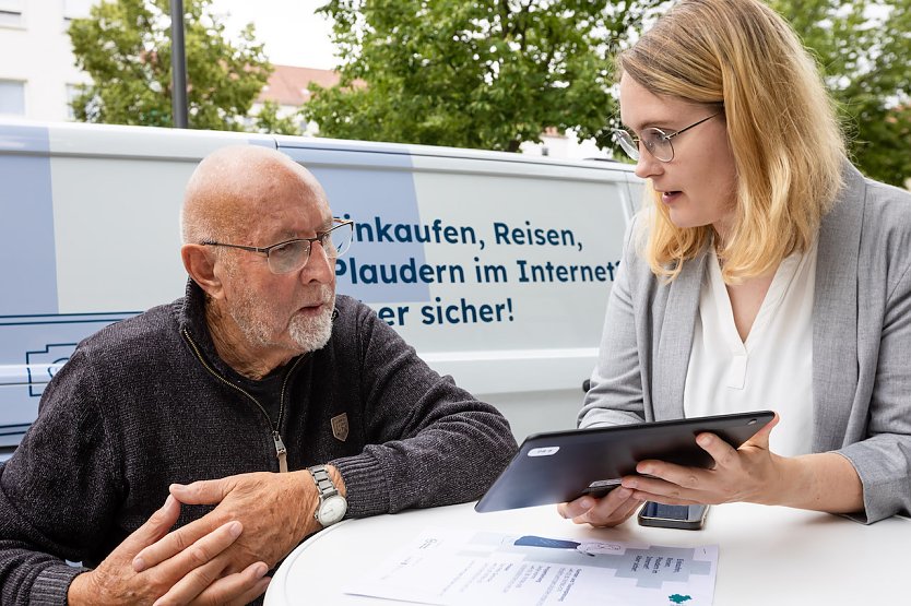 Digitale Engel helfen Senioren (Foto: Joerg Farys)