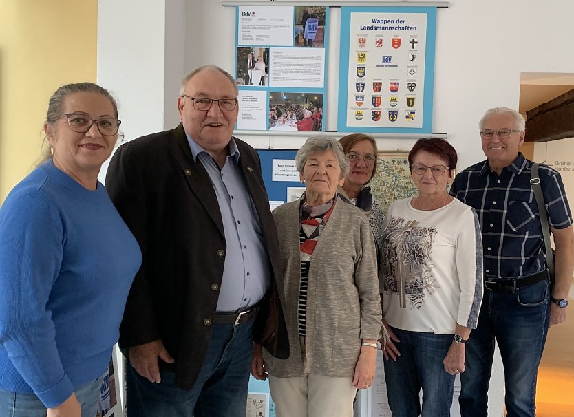 Vereinsmitglieder in der Vereinsecke der Flohburg (Foto: E.Primas)