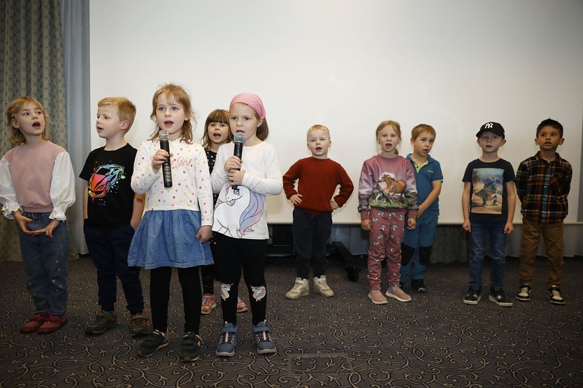 Die Kinder der Integrativen Kindertagesstätte „Kinderland“ aus Halle (Saale) bezauberten die Gäste mit einer Musik- und Tanzeinlage. (Foto: IHK Halle-Dessau )