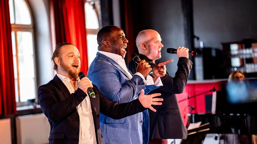 Das Tenortrio FELLAS geht wieder auf Weihnachtstournee (Foto: KD Veranstaltungen)