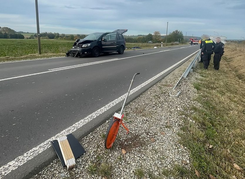 Unfallstelle zwischen Obermehler und Schlotheim (Foto: Feuerwehr Obermehler/Silvio Dietzel)