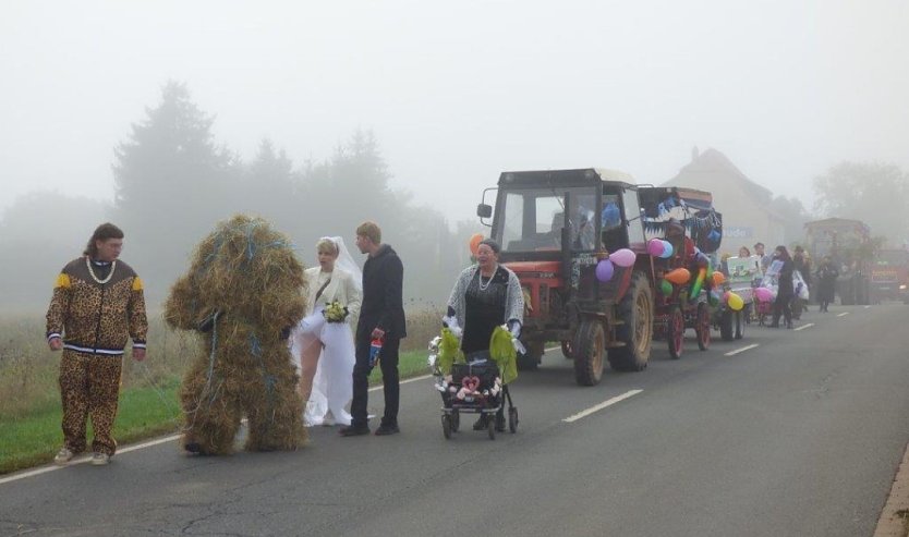 Kirmesumzug in Kleinwerther (Foto:  Birgit Hellrung)