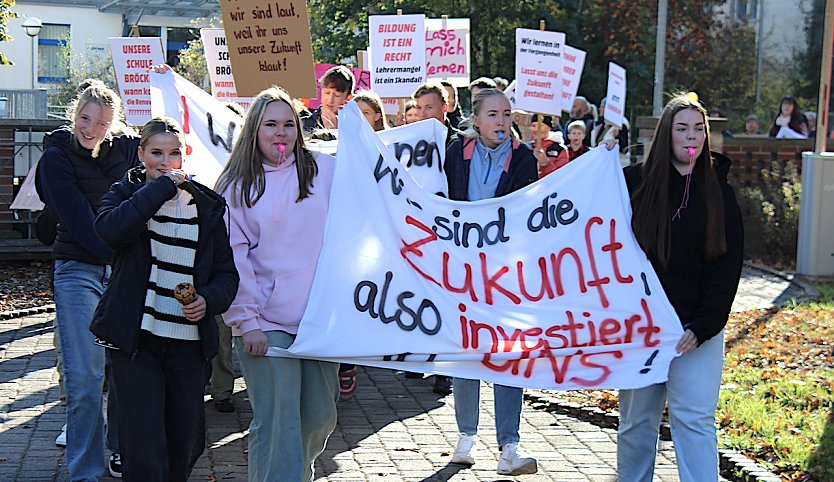 Lautstarker Protest in der Grimmelallee  (Foto: oas)