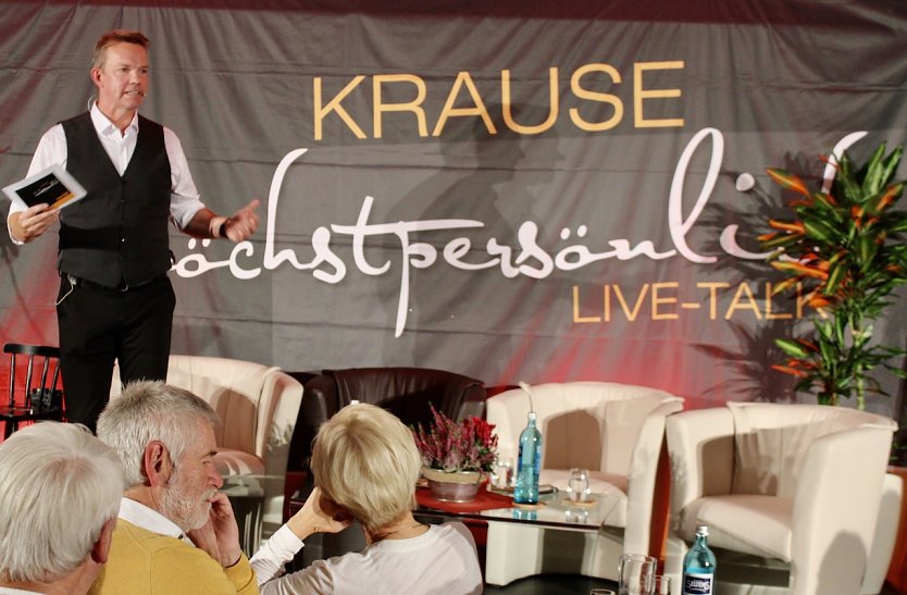 Hardy Krause präsentierte sich in Hochform und seinem Publikum drei interessante Gäste (Foto: Eva Maria Wiegand)