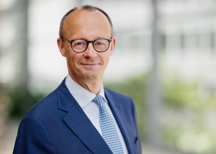 Friedrich Merz freut sich schon auf die leckere Eichsfelder Wurst (Foto: Tobias Koch)