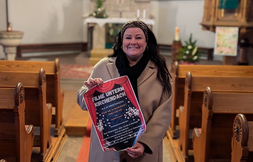 Anne Nebelung vom evangelischen Pfarramt in Sondershausen l&auml;sst das Kinoerlebnis unterm Kirchendach wieder aufleben. (Foto: J.Skara)