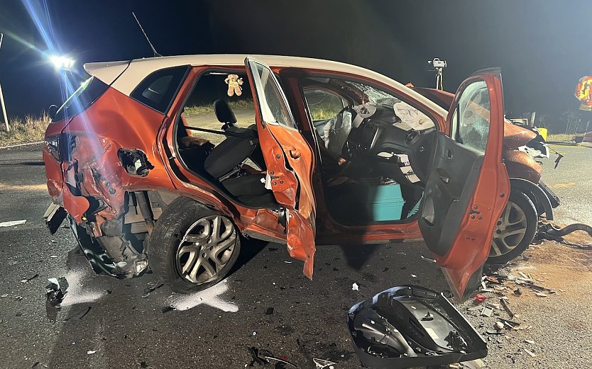 Schwerer Unfall heute Nachmittag auf der B4 (Foto: S.Dietzel) Schwerer Unfall heute Nachmittag auf der B4 (Foto: S.Dietzel)