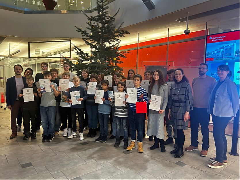 Die Sieger der diesj&auml;hrigen Mathematik-Olympiade in der Kreissparkasse (Foto: Kreissparkasse Nordhausen)