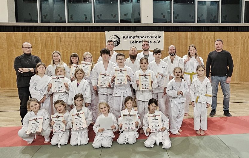 Die Pr&uuml;fungsteilnehmer (Foto: Joachim Retzek)