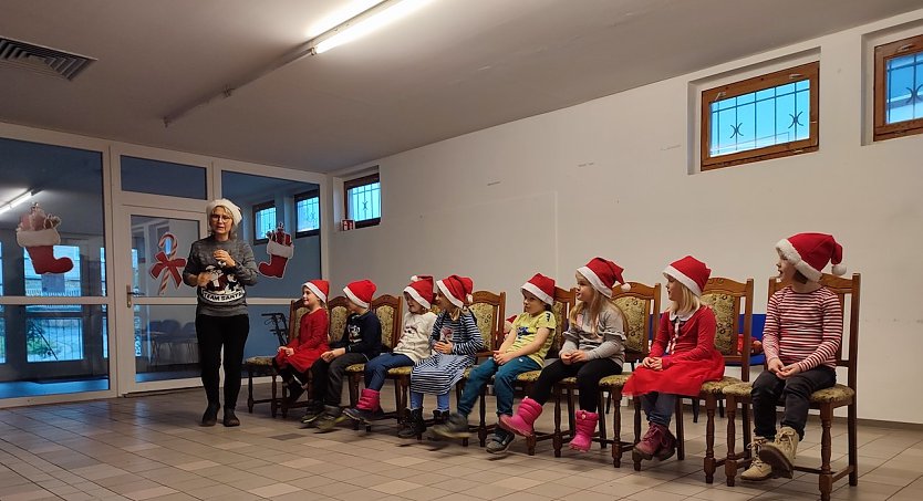 &Uuml;nrraschungsbesuch zur Seniorenweihnachtsfeier (Foto: L.Erbsmehl)
