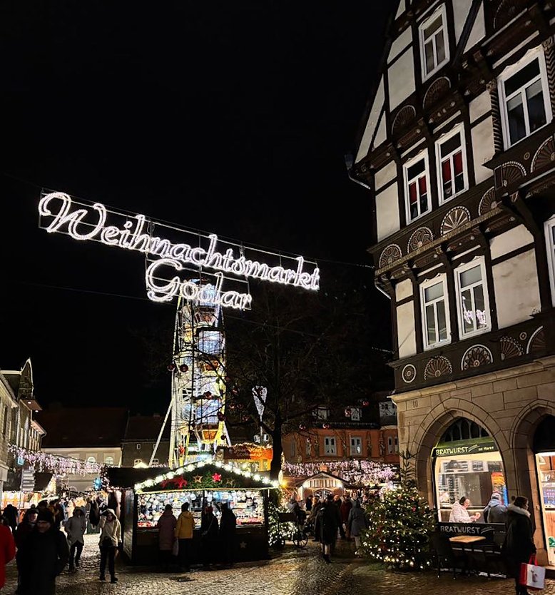 Weihnachtsmarkt in Goslar (Foto: Jürgen Mehne) Weihnachtsmarkt in Goslar (Foto: Jürgen Mehne)