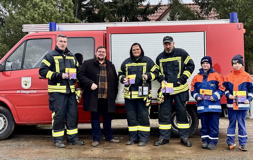 Geschenke f&uuml;r die Steigerthaler Feuerwehr (Foto: T.Falke)