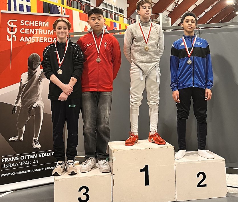 Mit Friedrich Lorenz stand auch ein Nordhäuser Fechter auf dem Treppchen (Foto: S. Nikoleizig) Mit Friedrich Lorenz stand auch ein Nordhäuser Fechter auf dem Treppchen (Foto: S. Nikoleizig)