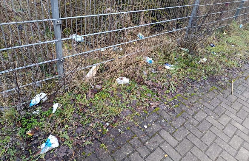 So sieht es zwischen den Schulen jeden Tag aus... (Foto: privat)