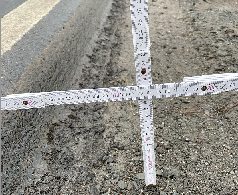 Bankette an der Stra&szlig;e zwischen Herreden und H&ouml;rningen (Foto: privat)