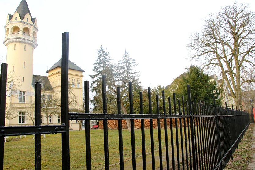 Neuer Zaun am Kunsthaus (Foto: agl) Neuer Zaun am Kunsthaus (Foto: agl)