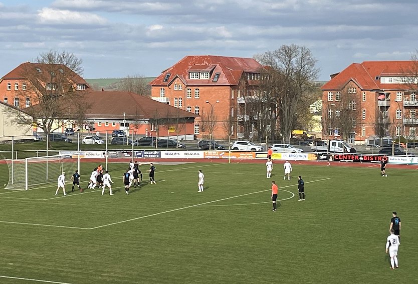 Ein hartes Stück Arbeit hatte die Preußen-Anwehr Gestern zu verrichten (Foto: oas) Ein hartes Stück Arbeit hatte die Preußen-Anwehr Gestern zu verrichten (Foto: oas)