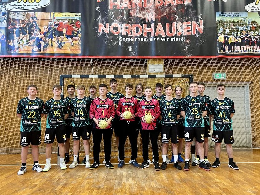 Neue Trikots für die A-Jugend des NSV (Foto: A. Spaar) Neue Trikots für die A-Jugend des NSV (Foto: A. Spaar)