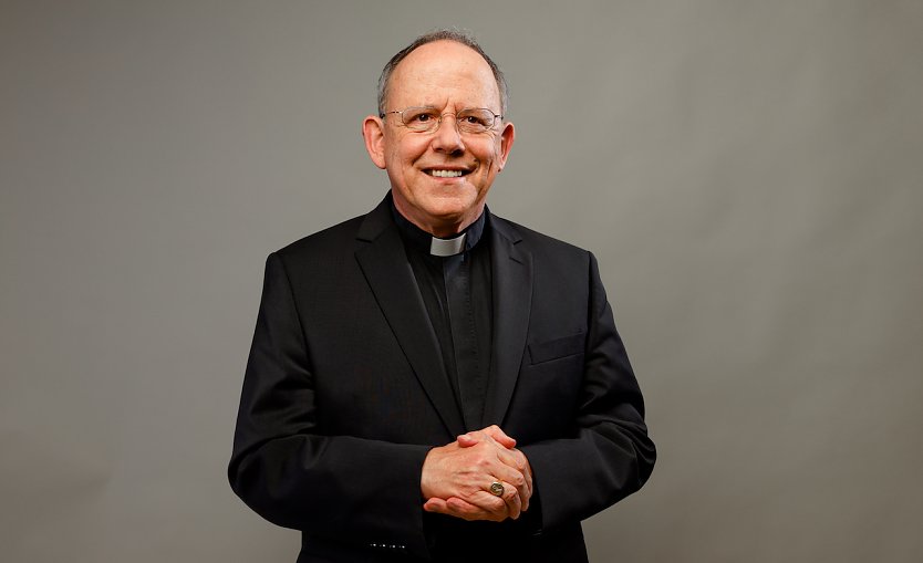 Bischof Niemeyer (Foto: Katholische Kirche) Bischof Niemeyer (Foto: Katholische Kirche)