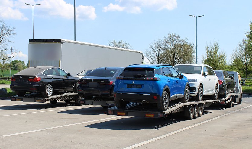 Dreifach &Uuml;berladen (Foto: Autobahnpolizei)